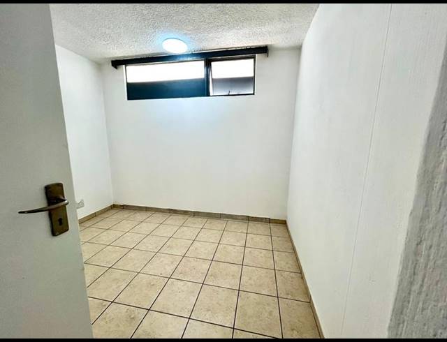 3 BEDROOM APARTMENT FOR SALE IN SUNNYSIDE